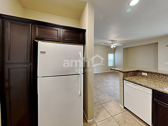 5th image of 1022 Maple Pines Ave