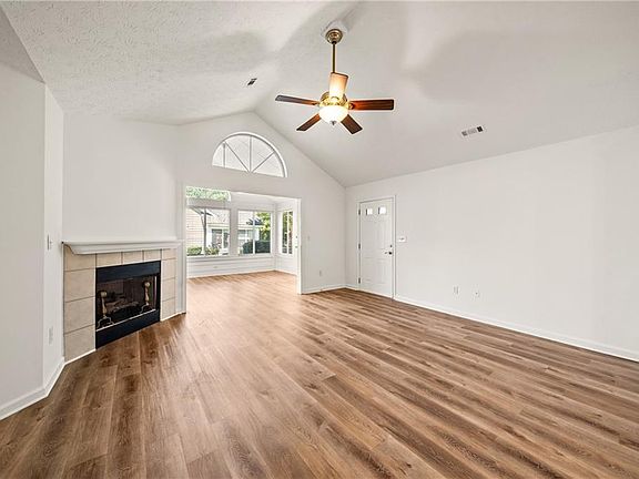 5th image of 4488 Orchard Trce