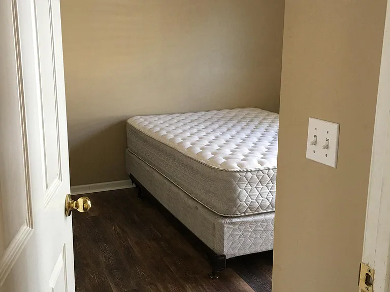 1st guest room