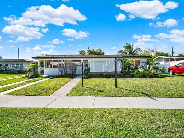 9401 Jamaica Dr, Cutler Bay, FL 33189