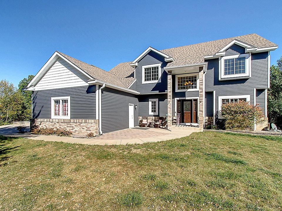 1st image of 453 Singing Hills Dr SE