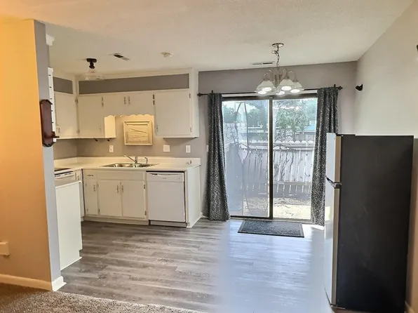 2225 Golf Rd SW APT 520, Huntsville, AL 35802