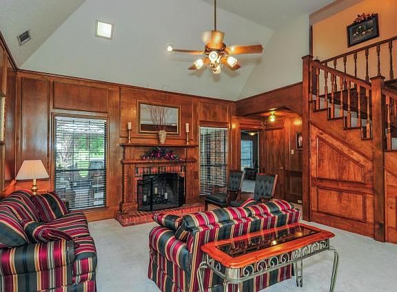 3rd image of 108 Elmwood Dr
