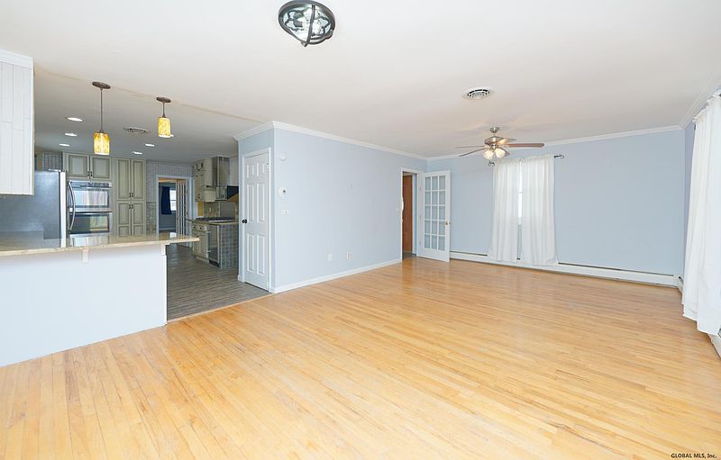 5th image of 14 VILLAGE VIEW