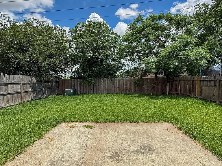 503 Willow West Dr — Photo 22