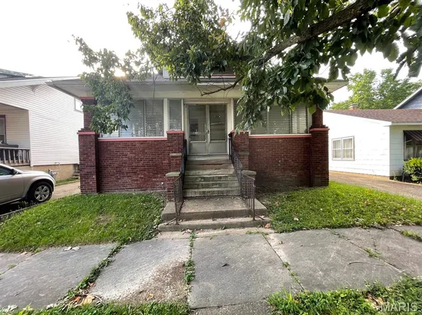 113 S Hickory St, Centralia, IL 62801