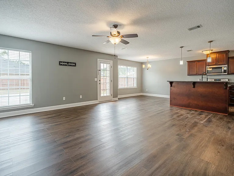 717 Highgrove Ct — Photo 29