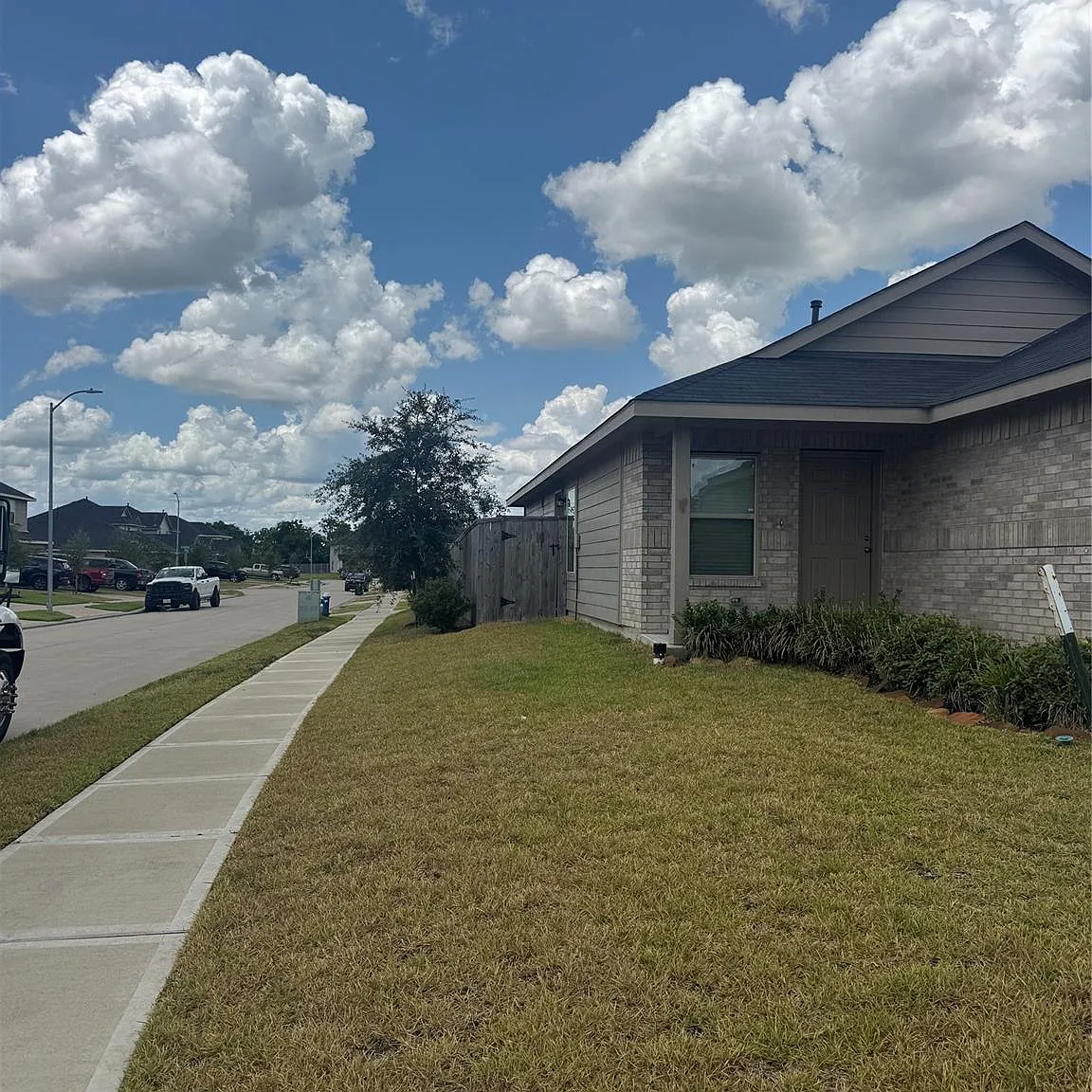 3 bed, 2.0 bath, 1320 sqft, $1,800 — Photo 3