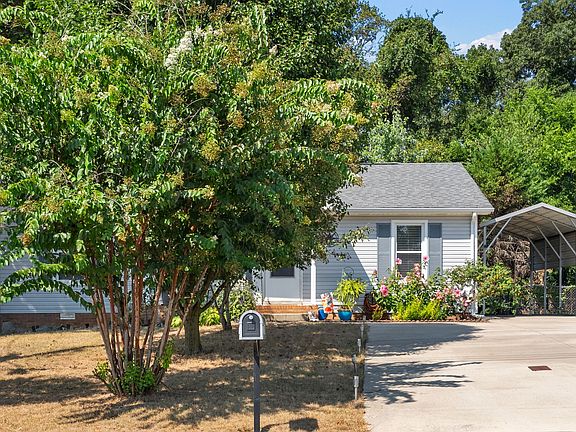5th image of 823 Princeton Cir