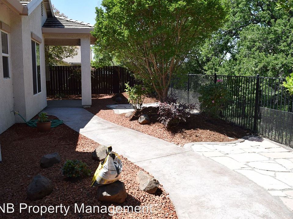 2nd image of 2325 Pioneer Way