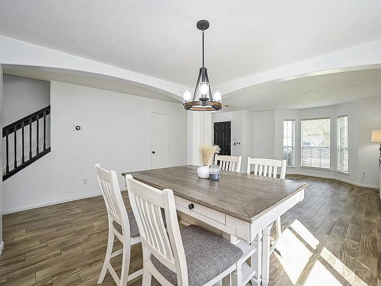2534 Halstead Dr — Photo 13
