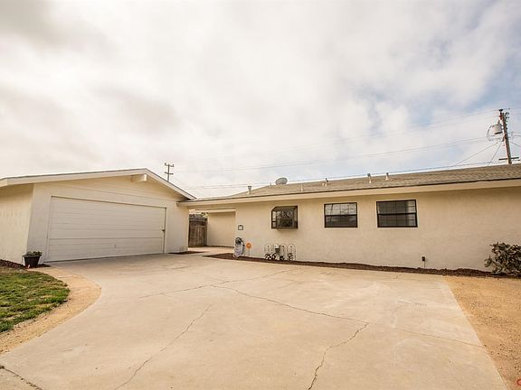 2nd image of 520 Fair Oaks Dr