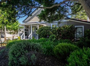 392 Sinex Ave, Pacific Grove, CA 93950