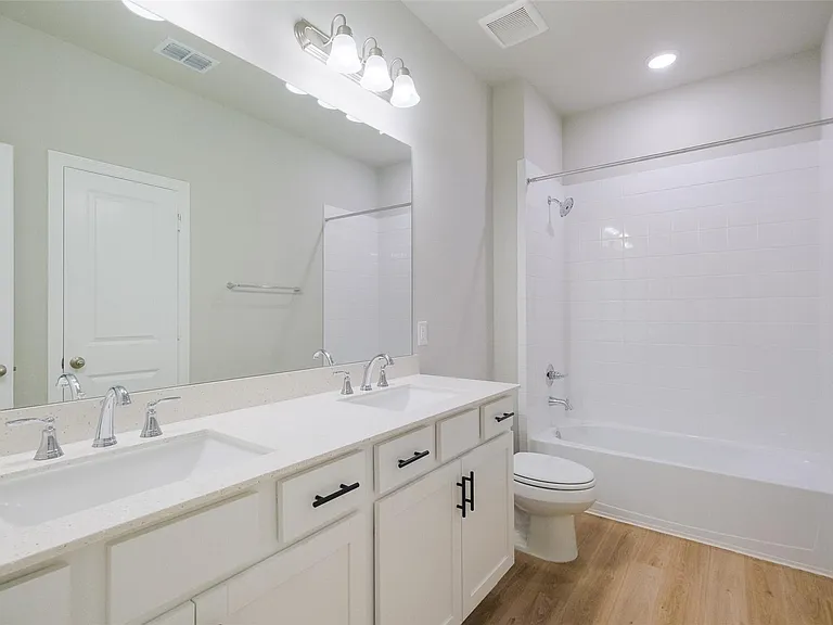 6434 New York St — Photo 5