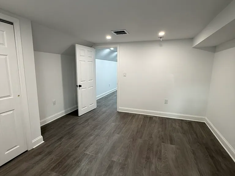 115 Bunker Hill Ln — Photo 17