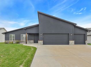 510 S Sweetwater Rd, Maize, KS 67101