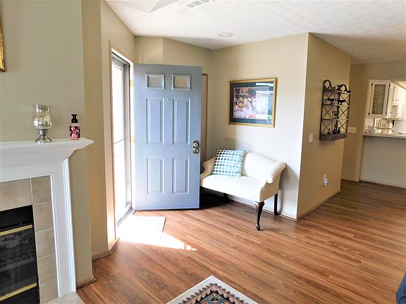 2nd image of 254 Windemere Pl