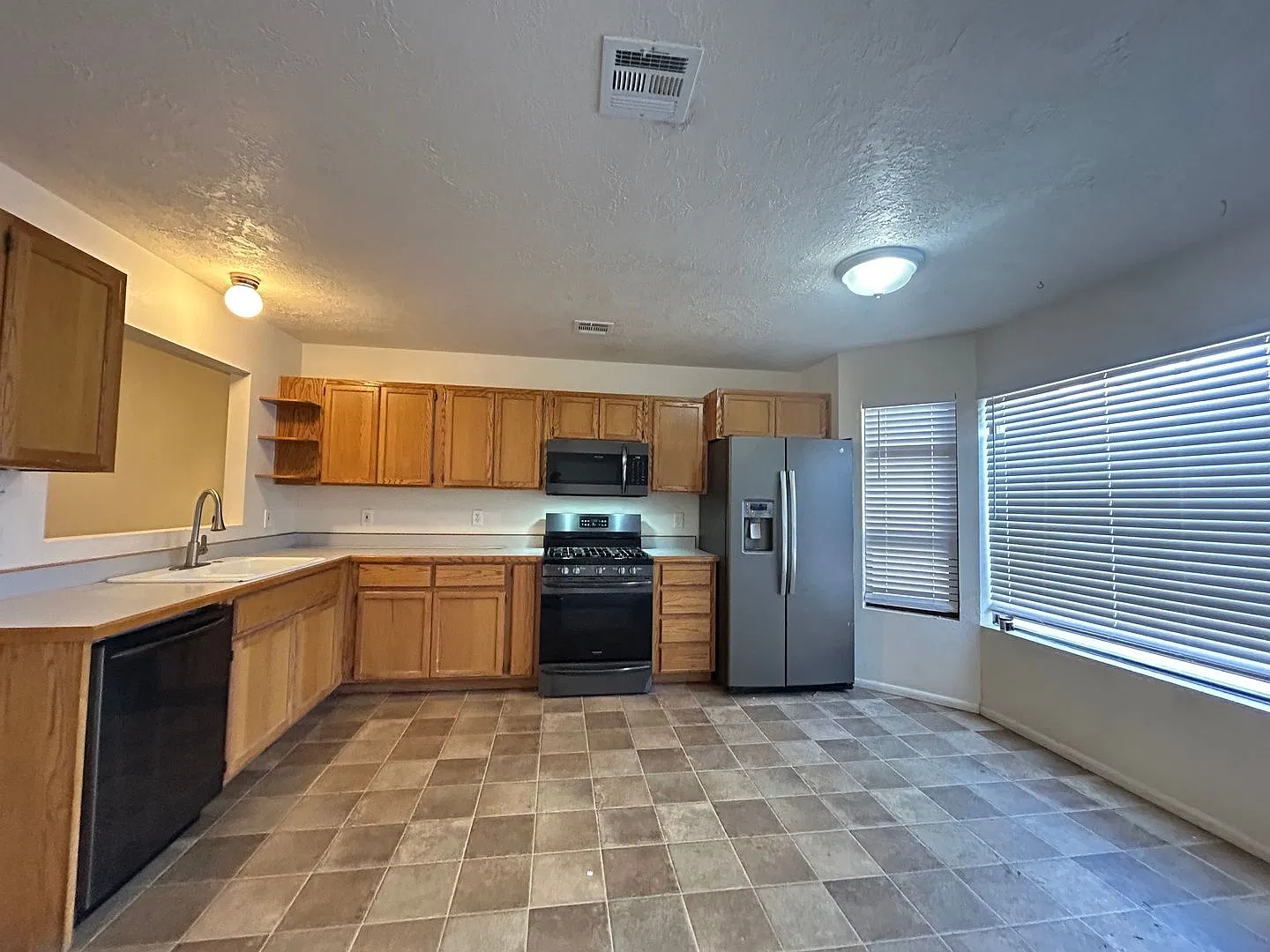 DL Sargent Home — Photo 4