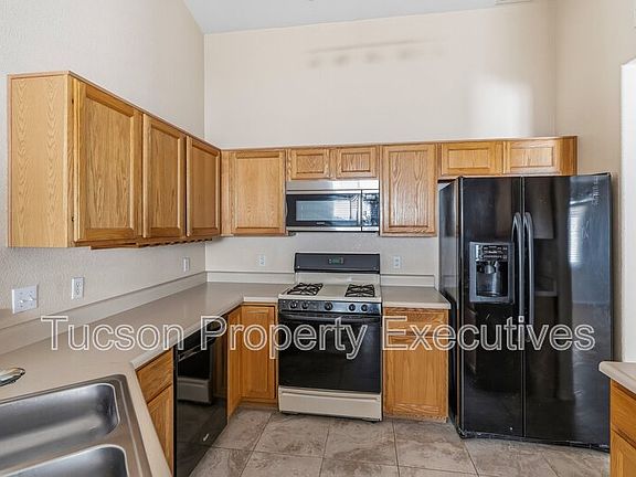 2nd image of 13256 N Hammerstone Ln