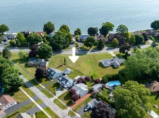 231 Edgemere Dr #2, Rochester, NY 14612