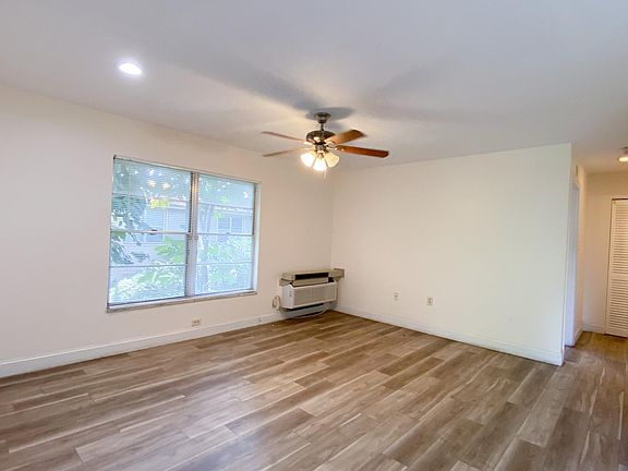 5th image of 124 W America St #208