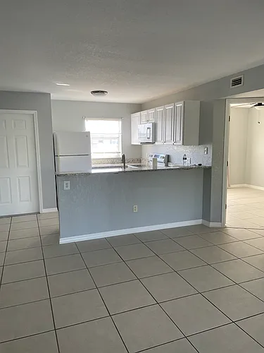 25050 Sandhill Blvd Photo 1