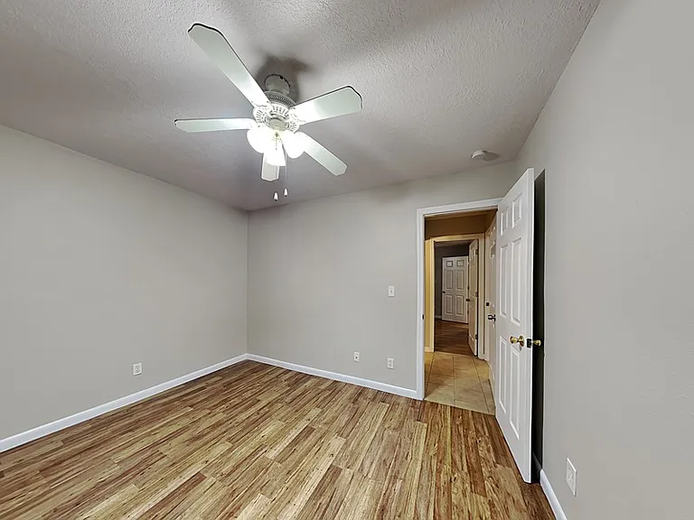 1431 Seminola Blvd #1 — Photo 8