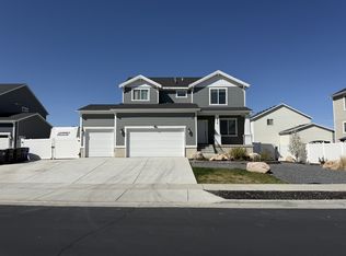 838 S Criddle Rd, Syracuse, UT 84075