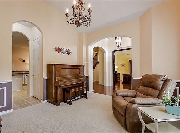 4th image of 3408 Sherwood Ln
