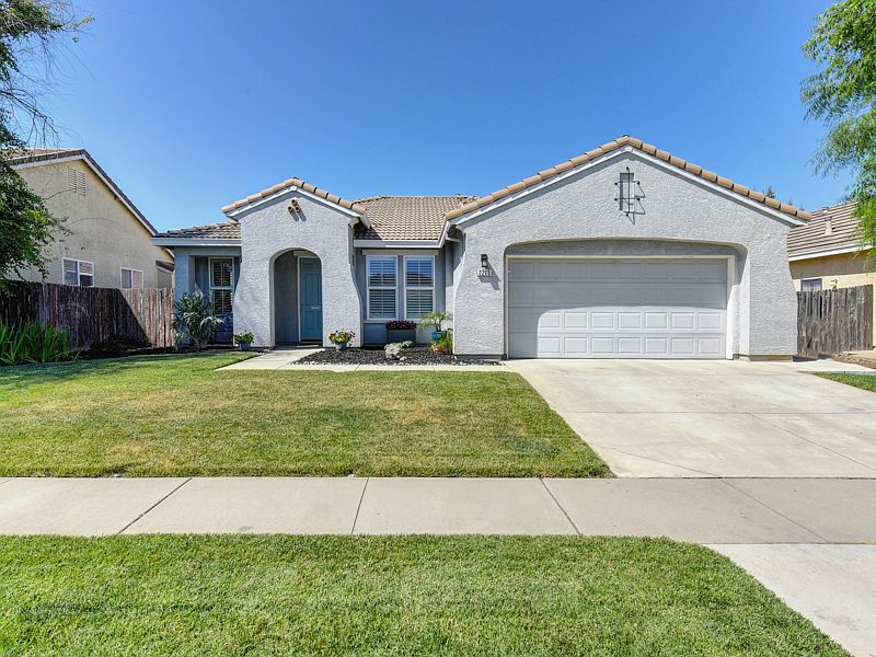 1st image of 2215 Summerfield Ln