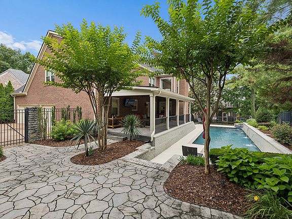 4th image of 216 Halberton Dr