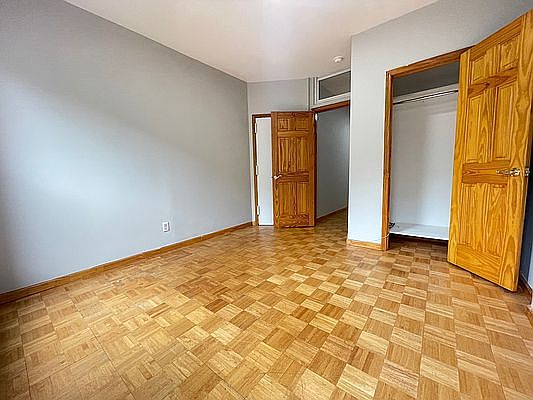 3rd image of 696 Sackett St APT 2R