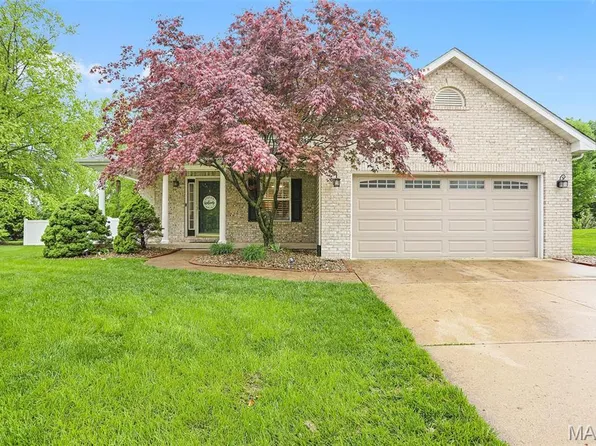 168 Crystal Gate Ln, Glen Carbon, IL 62034