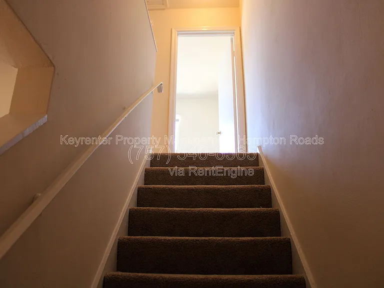 1 Peachtree Ct — Photo 22