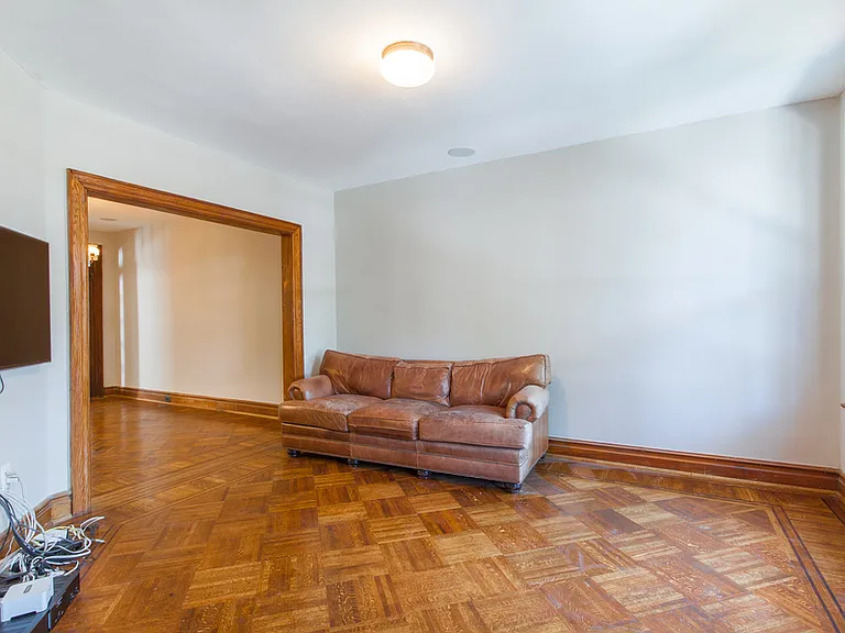 1358 Parkwood Pl NW — Photo 5
