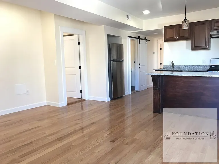 21-23 Weitz St #2 — Photo 8