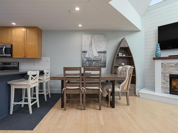 3rd image of 1477 Fountain Way #104