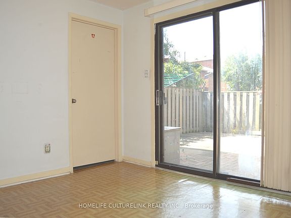 3rd image of 16 Carlingwood Ct