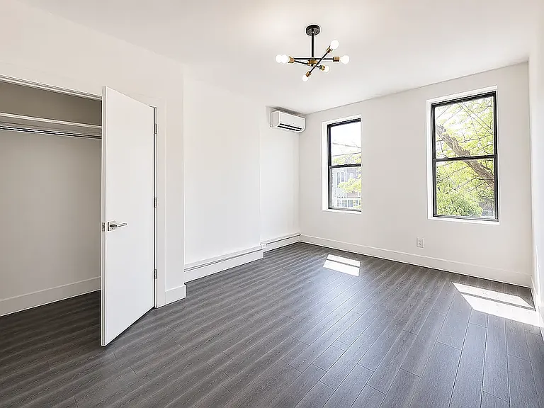 418 Rogers Ave #8 — Photo 5