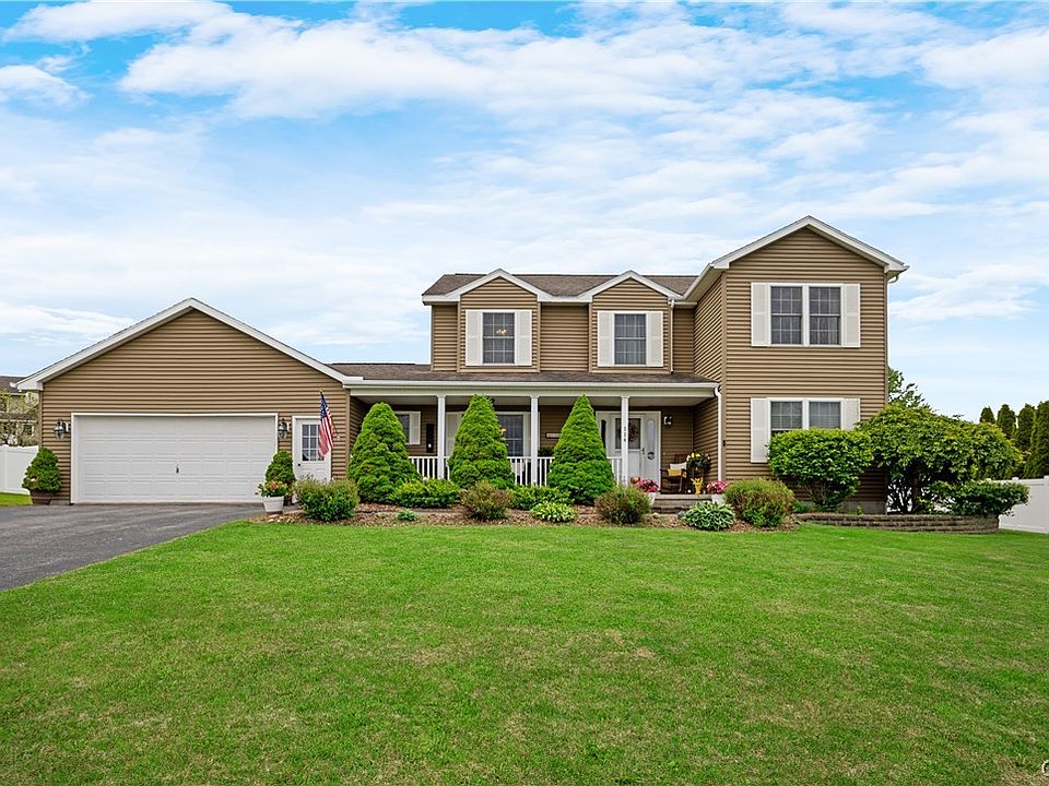 1st image of 114 Willow Tree Ter