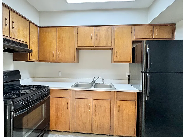 510 Holladay Dr #205 — Photo 6