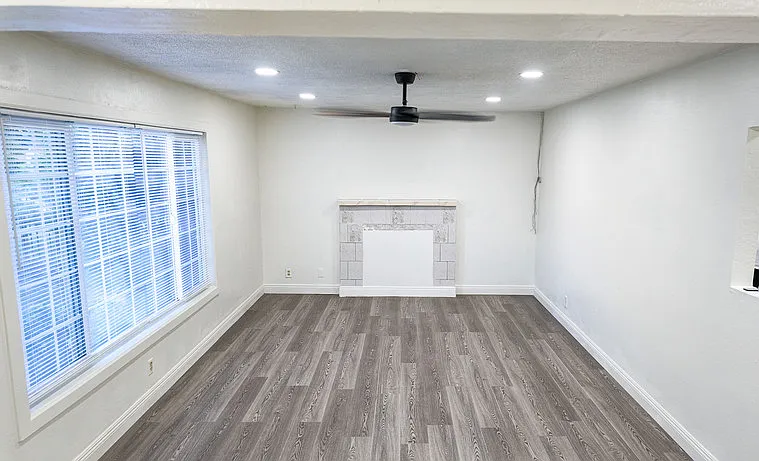 1818 S Whitney Ave — Photo 2