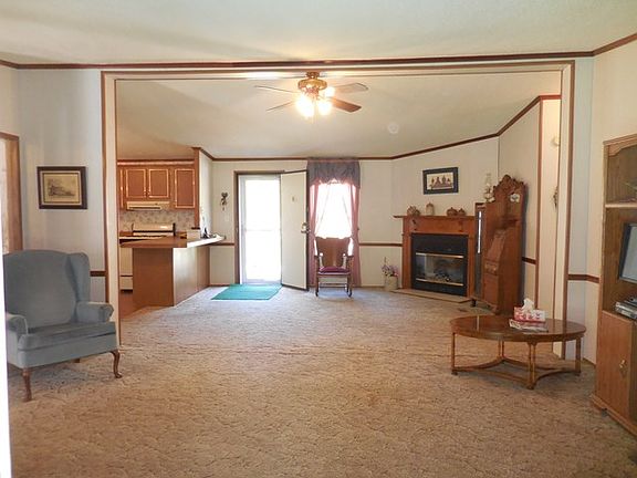 3rd image of 182 E Cove Dr