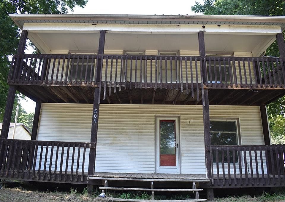 1st image of 809 Valley St