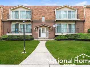 5644 W 105th St APT 2W, Oak Lawn, IL 60453