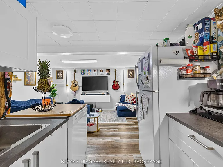 12 Wallace St #BASEMENT — Photo 13