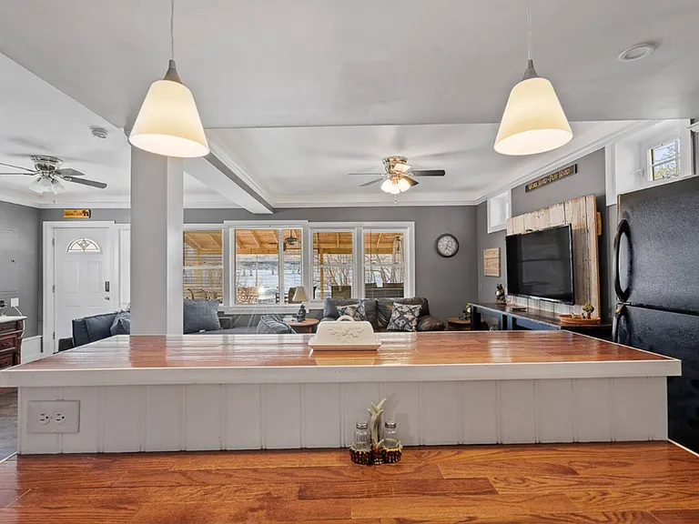 934 S Shore Rd — Photo 33