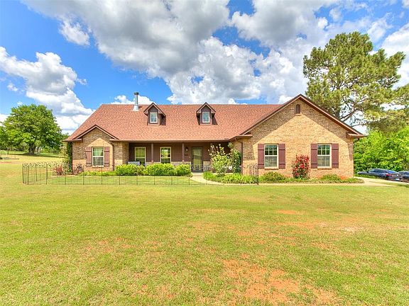 2nd image of 18825 Red Oak Dr