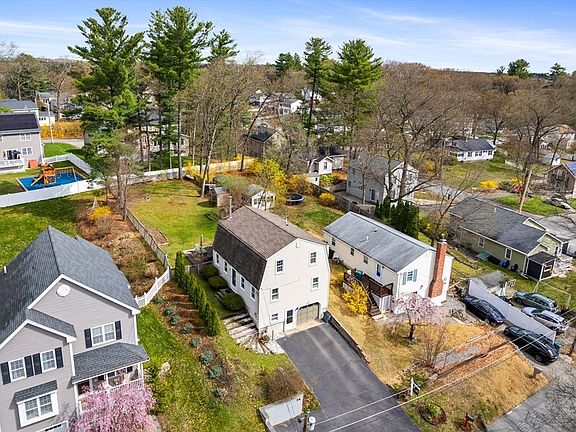 2nd image of 34 Maple Rd