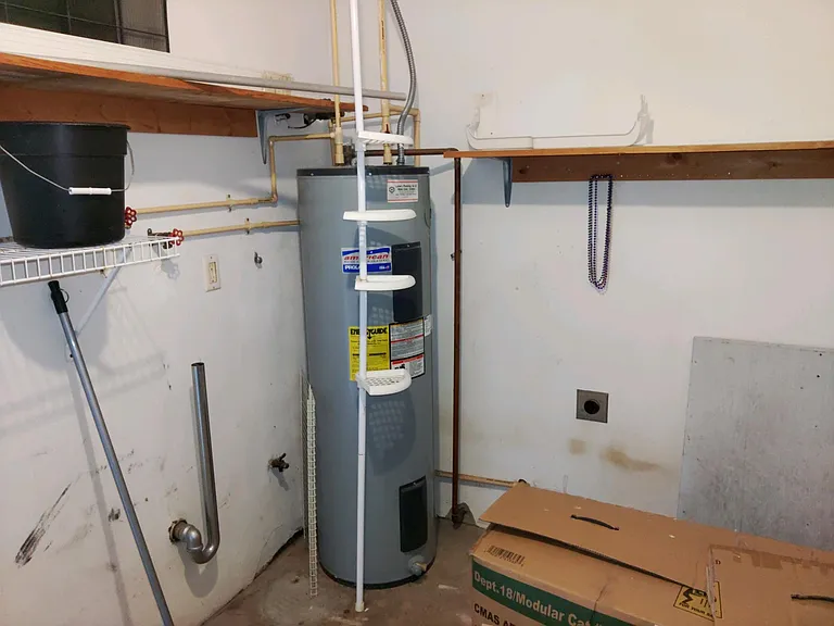 Laundry room/ Utility room
